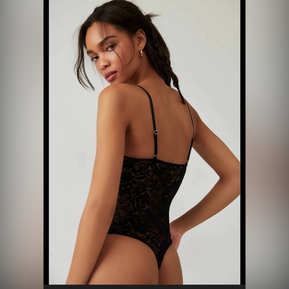 Edikted Black Lace Thong Bodysuit Size M NWT - Picture 8 of 10